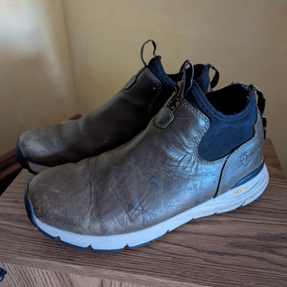 Danner Mens Mountain 600 Chelsea Lifestyle Boots